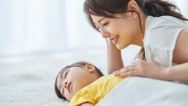 Phụ huynh nên theo dõi phản ứng của trẻ để điều chỉnh nhiệt độ cho phù hợp