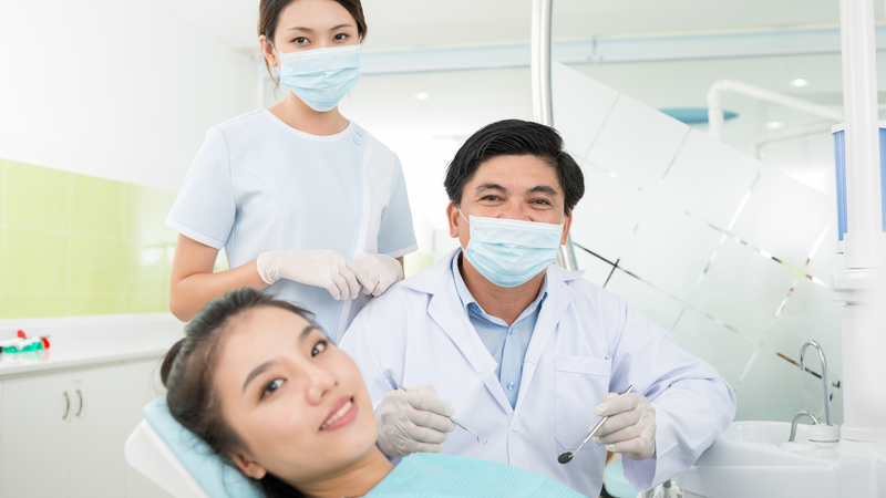 Lựa chọn cơ sở uy tín, bác sĩ có chuyên môn giúp đảm bảo quá trình nhổ răng diễn ra an toàn