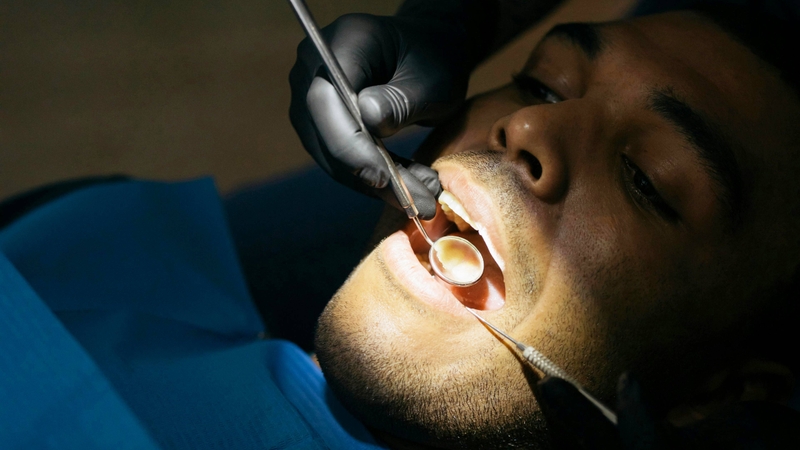 Sau khi nhổ răng cần phục hình sớm nhằm duy trì sự ổn định của toàn bộ cung hàm