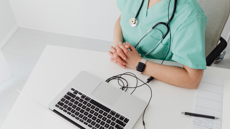 Tuân thủ lịch tái khám và làm xét nghiệm định kỳ