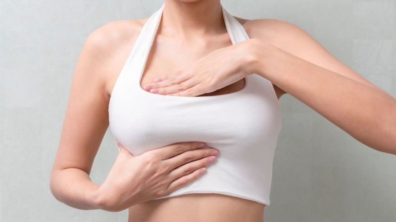 Nhũ hoa bị đóng vảy khi mang thai thường là hiện tượng sinh lý do cơ thể mẹ thay đổi khi mang thai