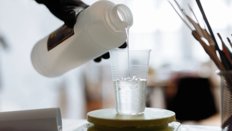 Nhựa resin được ứng dụng nhiều trong xây dựng, ô tô,..