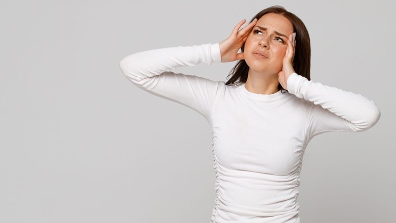 Ngừng tập nếu có các dấu hiệu bất thường như chóng mặt, đau ngực hoặc khó thở