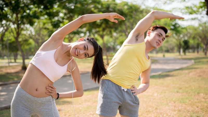 Vận động đều đặn giúp tăng cường tuần hoàn máu, thúc đẩy quá trình trao đổi chất, hỗ trợ gan trong việc loại bỏ chất thải