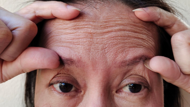 5 bài tập cho cơ trán giúp giảm nếp nhăn, cải thiện độ săn chắc 3