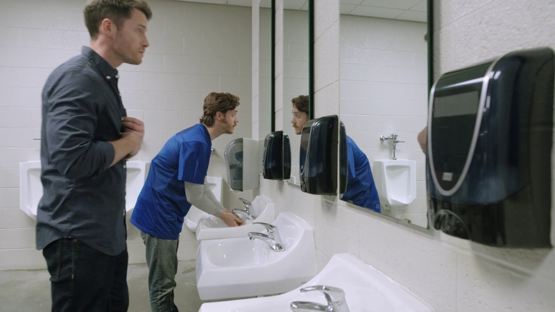 Những cách giúp bạn tránh bị nhiễm bẩn khi dùng nhà vệ sinh công cộng 1