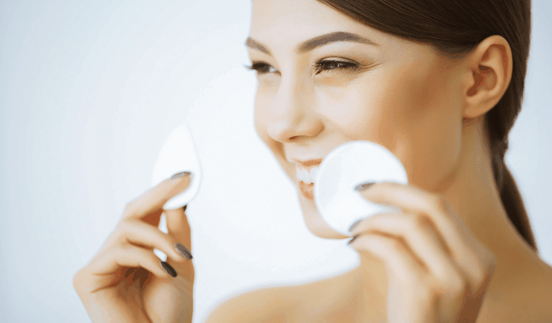 Những công dụng của vasaline&nbsp;- Tẩy trang