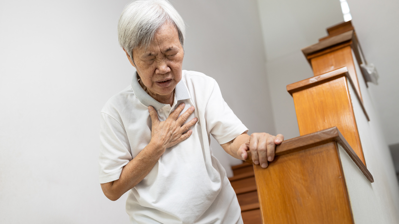 Bệnh tim gây cảm giác chóng mặt, choáng váng kéo dài hoặc mất thăng bằng