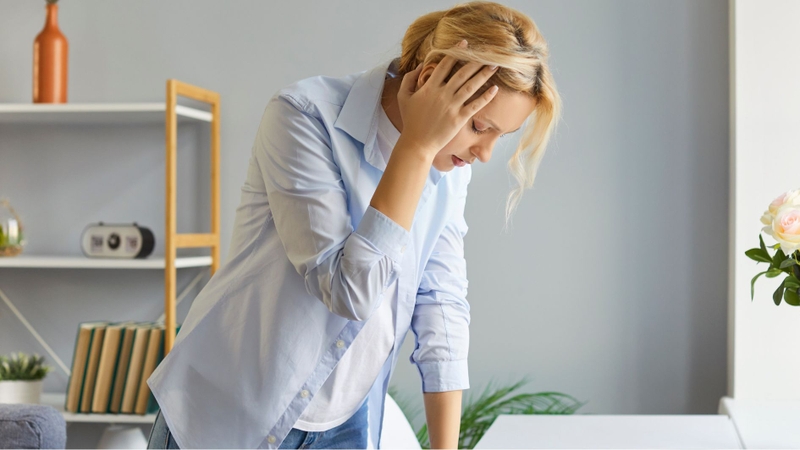 Thiếu oxy có thể gây ra các triệu chứng như hoa mắt, chóng mặt và cảm giác choáng váng