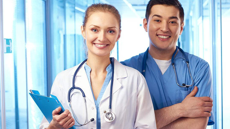 Nhóm bác sĩ đa chuyên khoa điều trị đa u tủy xương