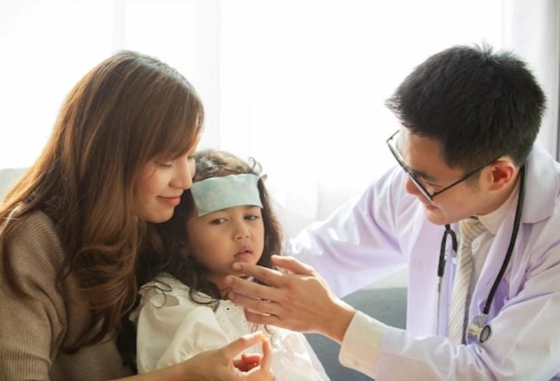 Những điều bố mẹ cần lưu ý khi trẻ bị sốt 4