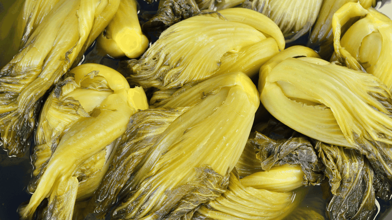 Dưa muối chua có thể cung cấp một lượng nhỏ vitamin và khoáng chất còn lại từ rau củ ban đầu