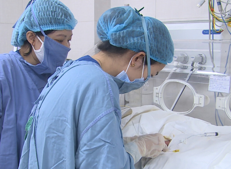 Những điều cần biết về kỹ thuật đặt catheter tĩnh mạch rốn cho trẻ sơ sinh 3