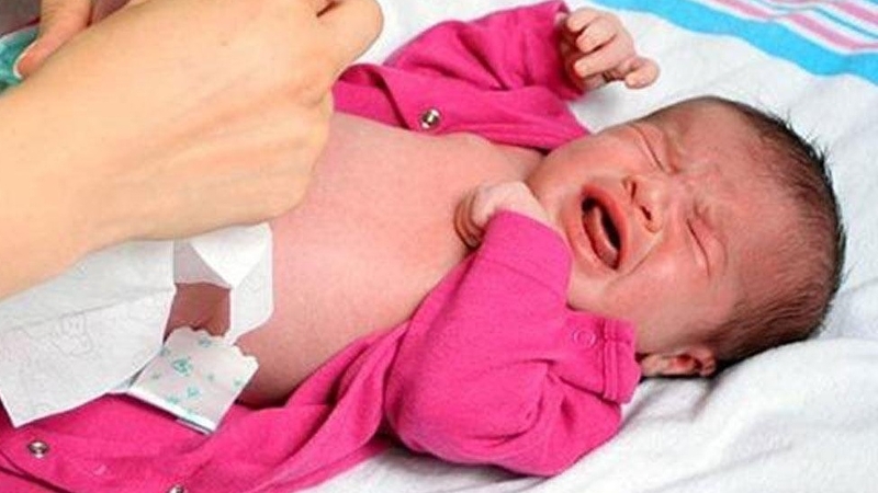 Những điều cần lưu ý khi bù nước cho trẻ sơ sinh 3