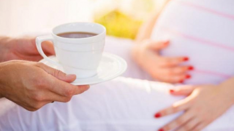 Những điều không nên làm sau khi bà bầu ăn quá no 1