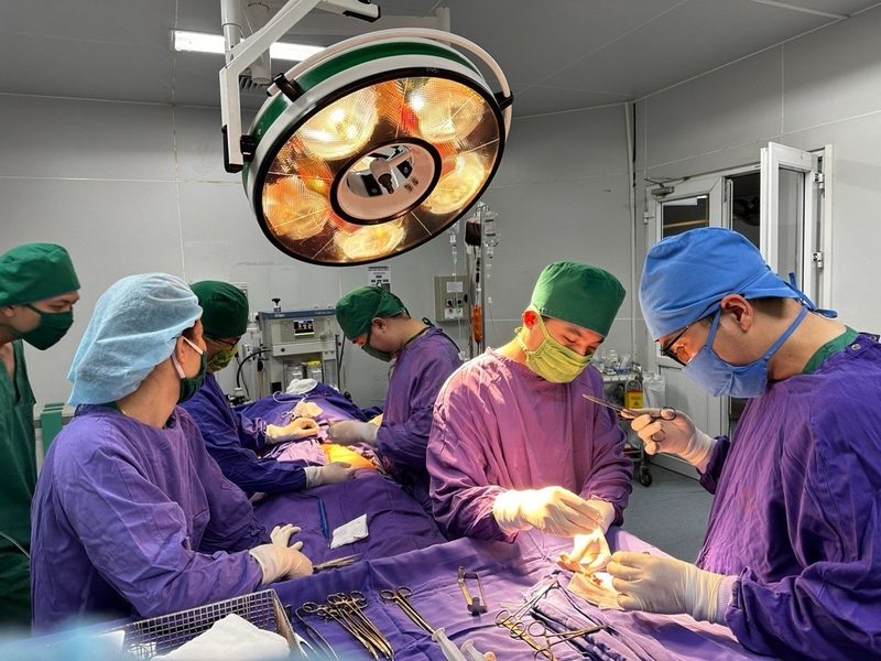 nhung-dieu-ve-phau-thuat-mach-mau-ban-nen-biet 2.jpg