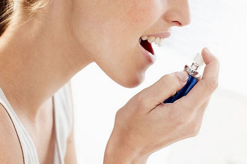 Việc lạm dụng và dùng bình xịt họng sai cách sẽ dẫn đến tình trạng bệnh ngày càng nặng hơn