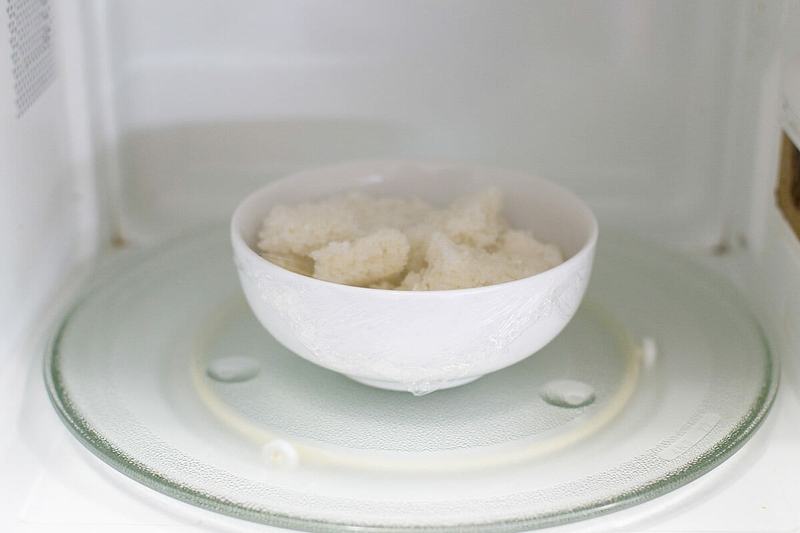 nhung-loai-thuc-pham-tuyet-doi-khong-nen-cho-vao-lo-vi-song 1