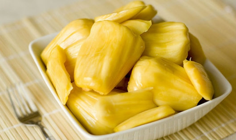 Những loại trái cây không nên ăn nhiều nếu không muốn da xấu đi 2