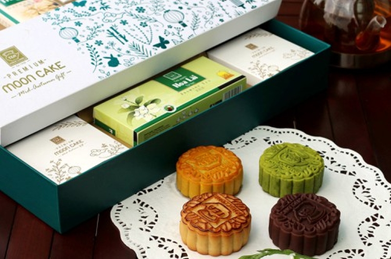 Bạn nên chọn mua các loại bánh Trung thu của những hãng uy tín và nên ăn khi còn hạn sử dụng để đảm bảo an toàn cho sức khoẻ nhé