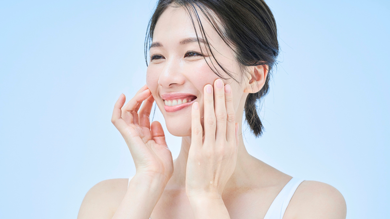 Mang lại tổng thể khuôn mặt trắng sáng, đều màu hơn