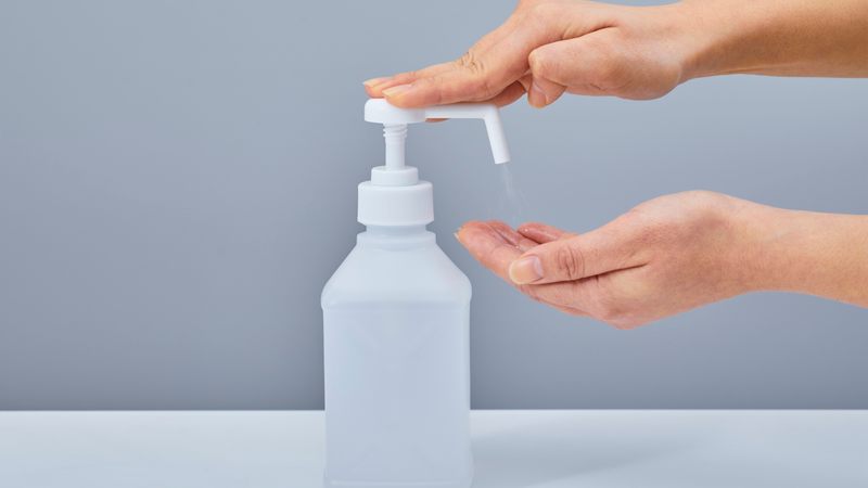 Nước rửa tay khô có thể an toàn cho trẻ em nếu được sử dụng đúng cách và lựa chọn sản phẩm phù hợp
