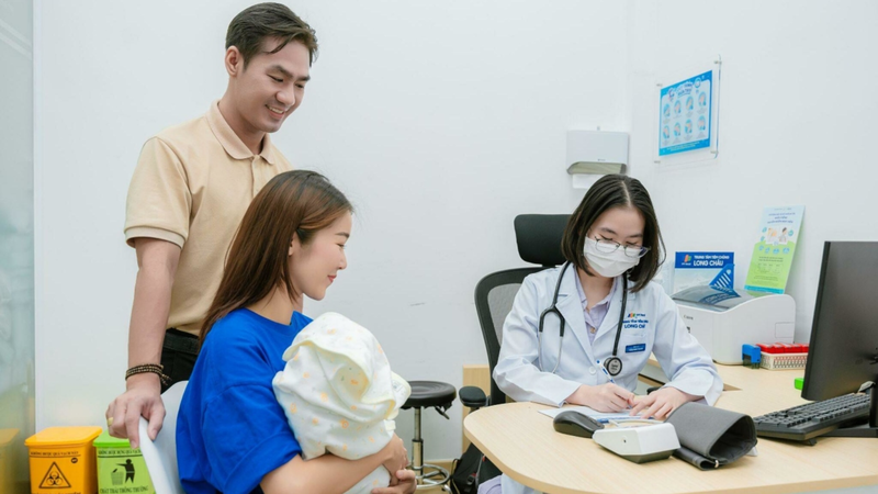 Những mũi tiêm dịch vụ cần thiết cho trẻ 1