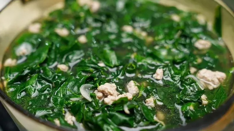 Chỉ nên ăn rau mồng tơi với một khẩu phần vừa phải