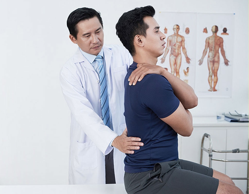 Những nguyên nhân dẫn đến đánh cầu lông bị đau lưng 2