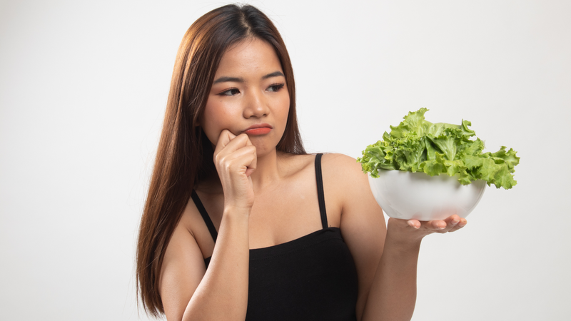 Chế độ ăn ít chất xơ là một trong những nguyên nhân gây táo bón ở người lớn