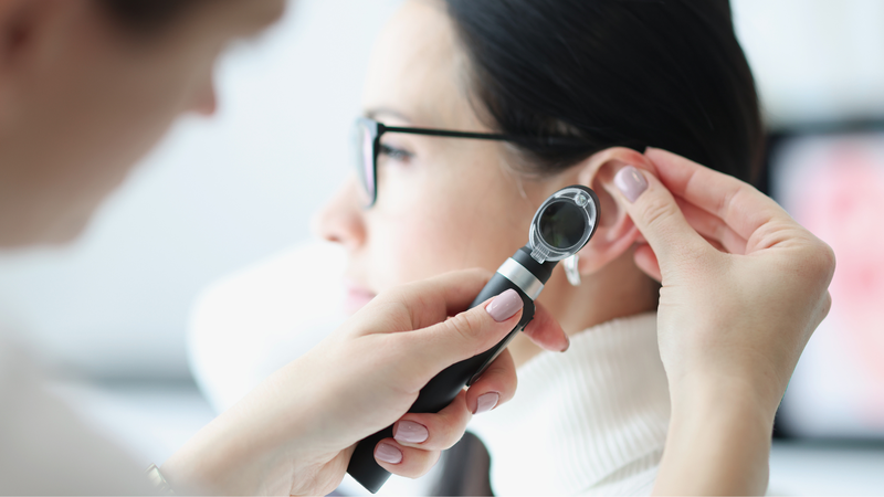 Tê tai là gì? Những nguyên nhân nào dẫn đến tình trạng tê tai? 4