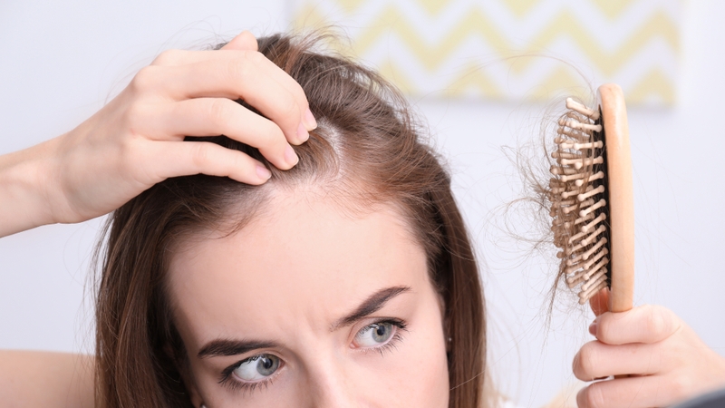 Những nguyên nhân rụng tóc ở nữ có thể bạn chưa biết 7