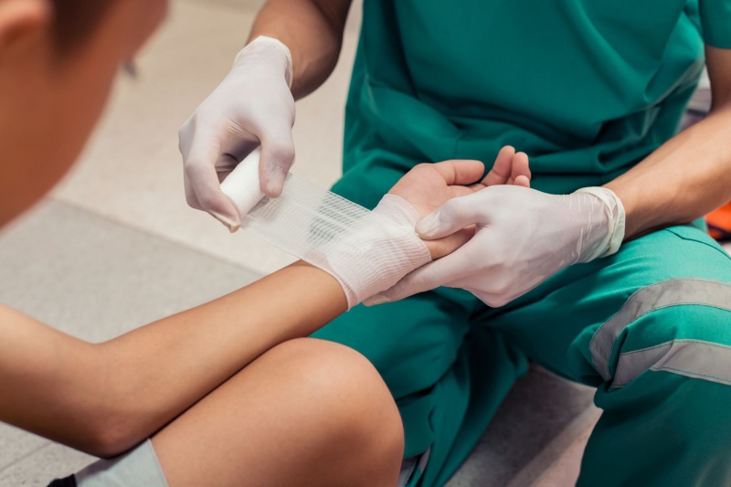 Những nguyên tắc chăm sóc vết thương cơ bản