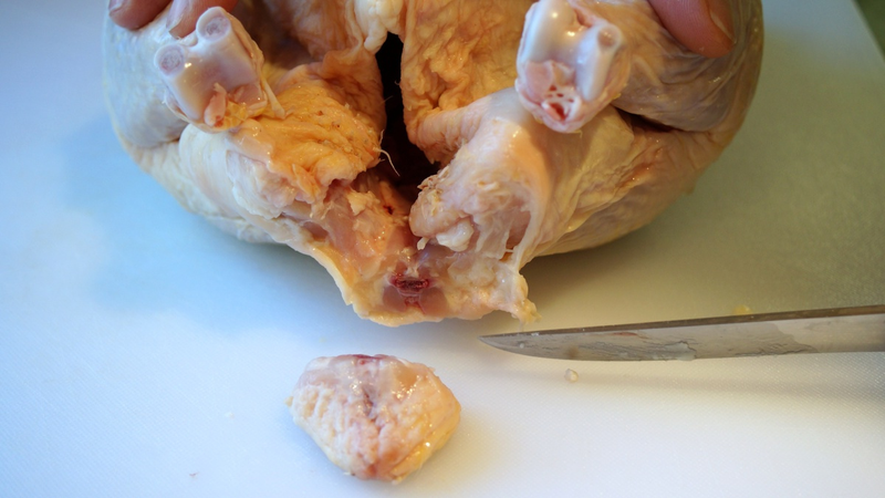 Những phần 'cực độc' của gà, không nên ăn dù thèm đến mấy 3