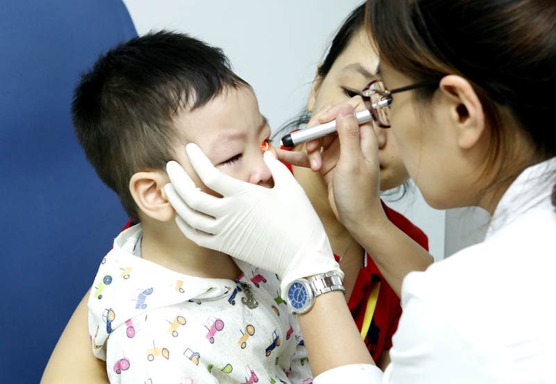 Những phương pháp chữa trị cho trẻ bị glôcôm bẩm sinh 3