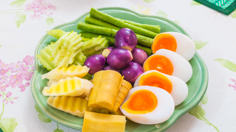 Bổ sung trứng gà cùng các thực phẩm lành mạnh giúp tăng giá trị dinh dưỡng cho khẩu phần ăn