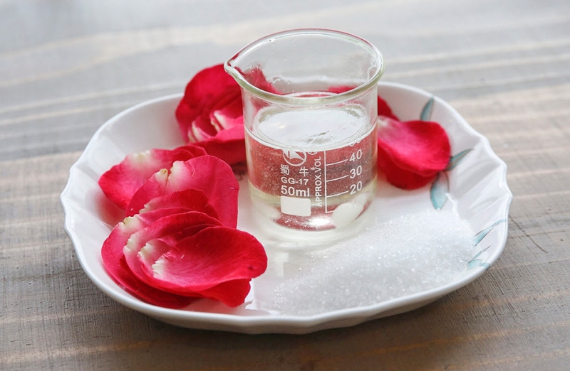 Những tác hại của nước hoa hồng bạn chớ bỏ qua1