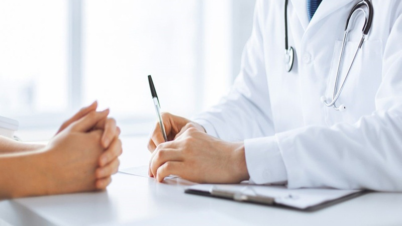 Trao đổi với bác sĩ điều trị