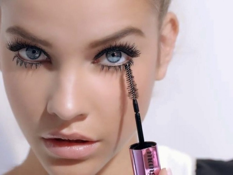 Những thói quen trang điểm dễ gây hại cho mắt 2