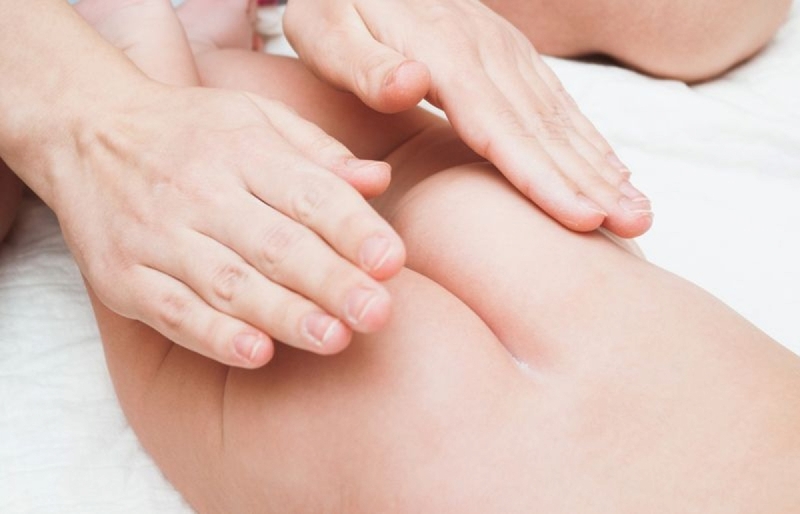 Hăm tã là bệnh ngoài da ở trẻ sơ sinh quá phổ biến do mặc bỉm hằng ngày