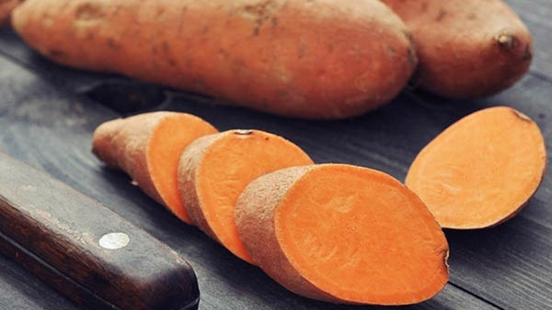 Những thông tin người bệnh trào ngược dạ dày cần biết khi sử dụng khoai lang 2
