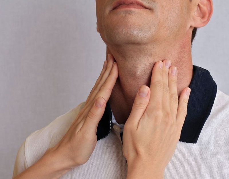 Những vấn đề có thể gặp khi bị bướu cổ ở nam giới 2