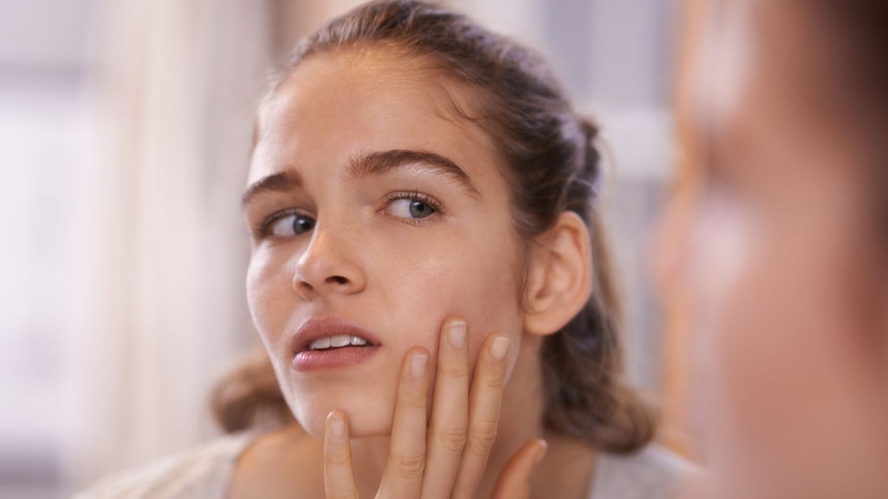 Những vật dụng cá nhân sử dụng hằng ngày dễ gây mụn 4