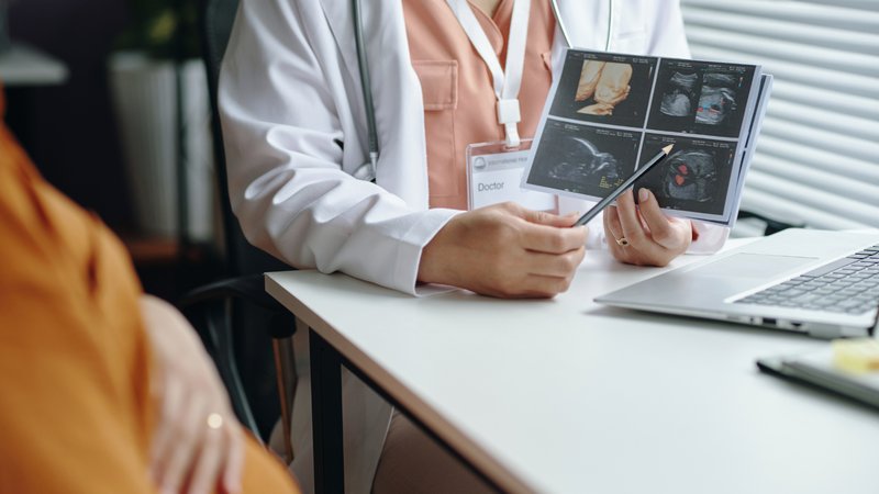 Siêu âm sẽ cho thấy hình hài em bé đã rất rõ nét và quen thuộc với mắt thường