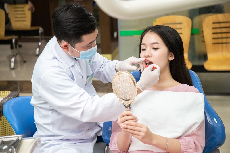 Niềng răng bị tụt lợi nguyên nhân do đâu? Cách khắc phục3