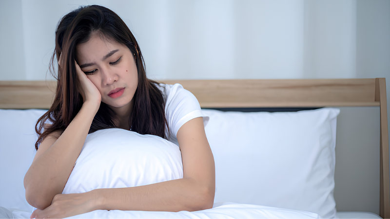 Tiêu thụ quá nhiều caffeine có thể gây mất ngủ và bồn chồn