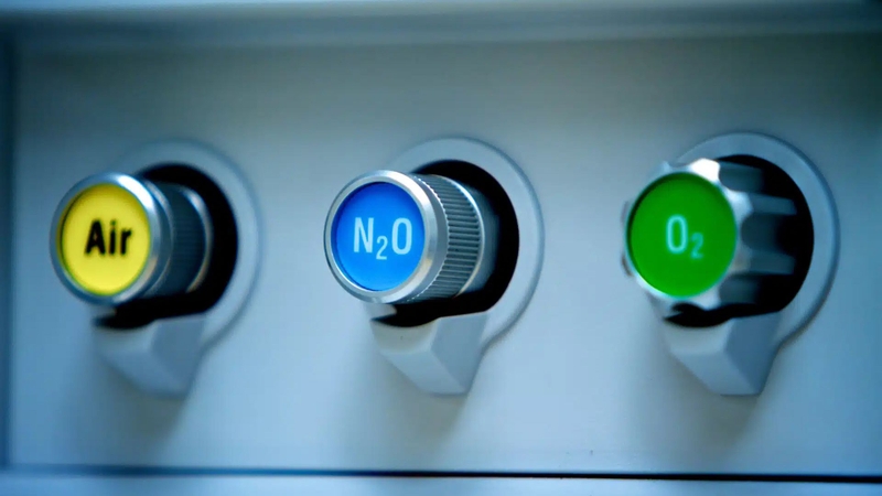 Nitrous oxide là gì? Ứng dụng y học và cảnh báo về nguy cơ lạm dụng 1