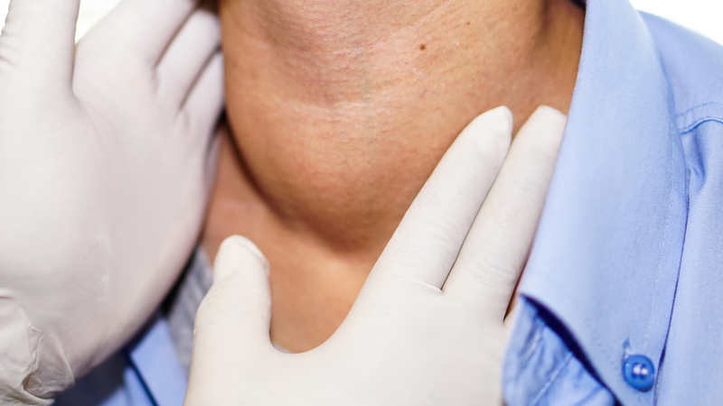 Để biết chính xác nổi hạch ở cổ lâu ngày không đau là bệnh gì, người bệnh cần được bác sĩ thăm khám