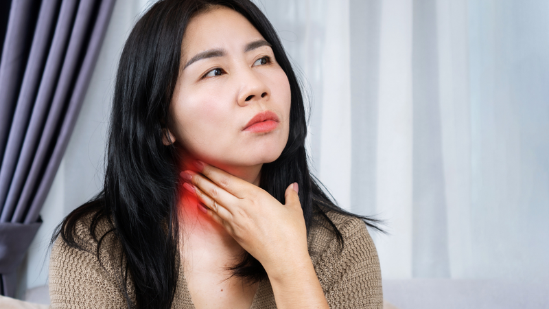 Nổi hạch ở dưới hàm bên phải đau có nguy hiểm không?