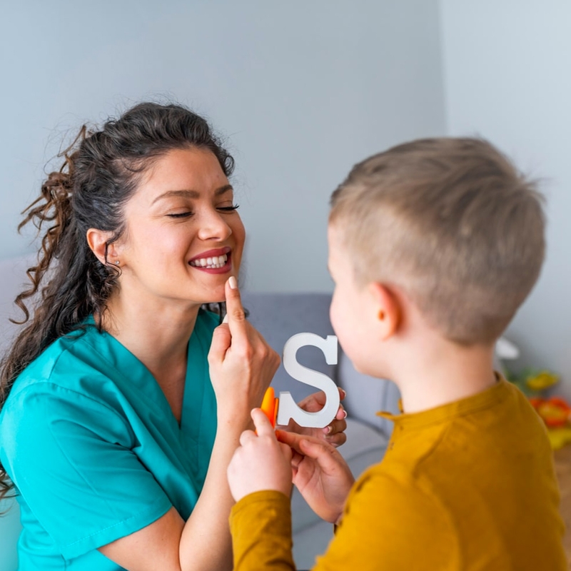 Nói lắp khi căng thẳng: Nguyên nhân, triệu chứng, điều trị 3